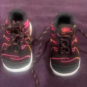 Kids Black Sneakers with Pink and Orange Accents Nike Air max plus